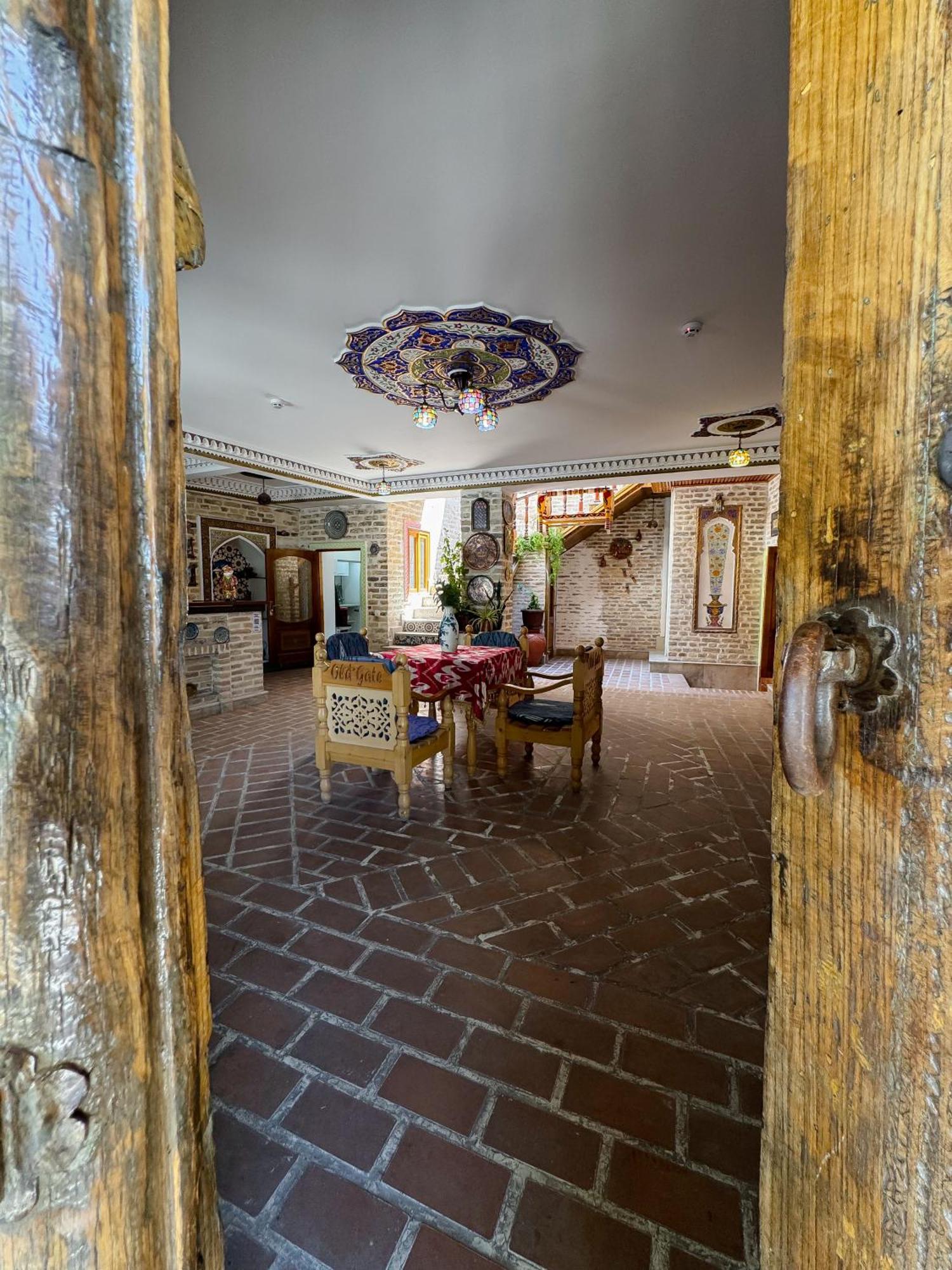 Old Gate Family Guest House Buchara Exteriör bild